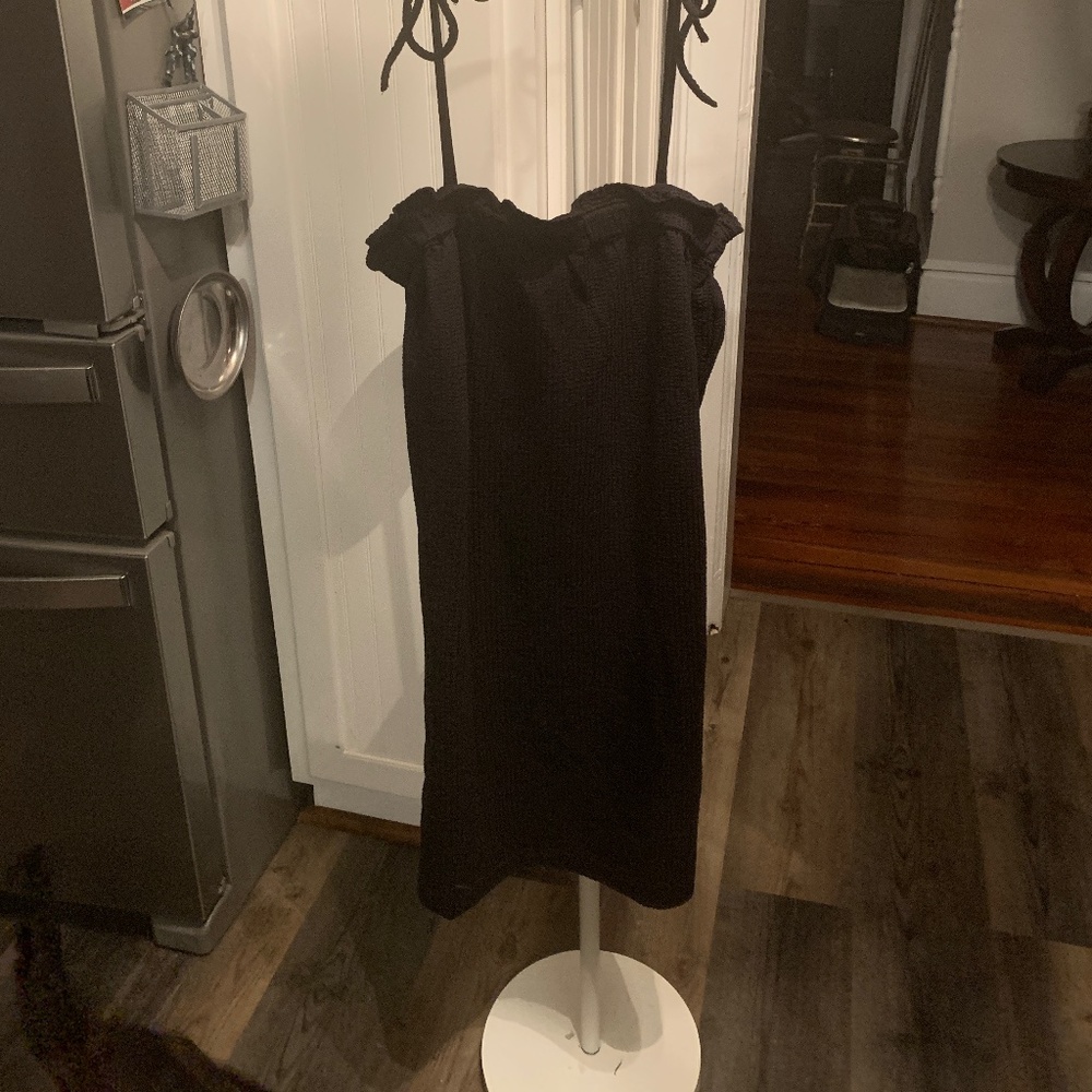 H‎ & M adjustable spaghetti strap mini/ cover up. Worn maybe 1x